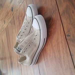 Converse Womens Size 7 Shoes